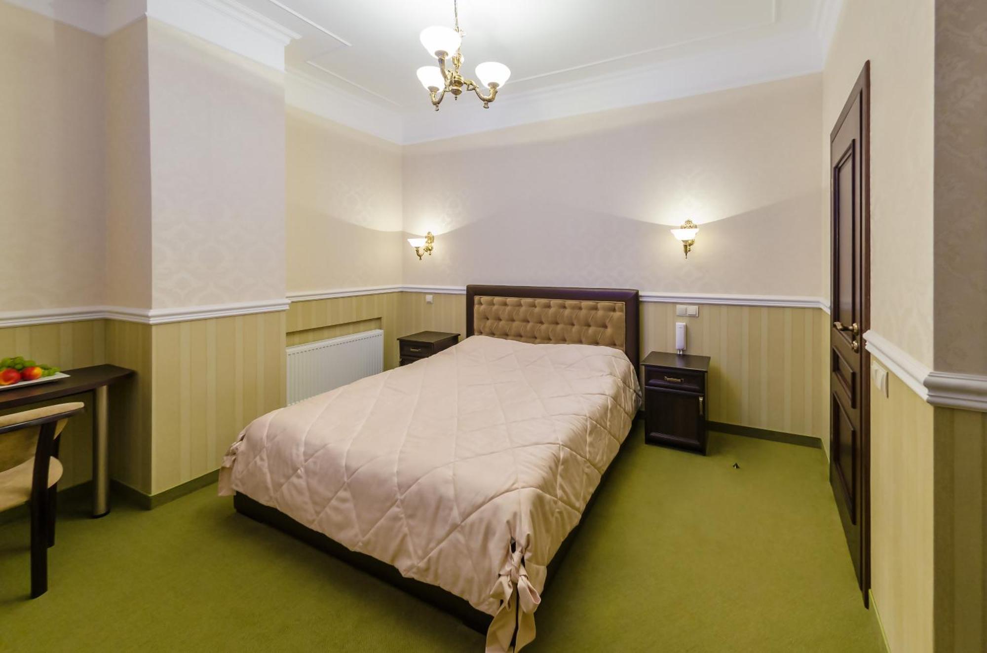Franz Hotel&Restaurant Ивано-Франковск Экстерьер фото